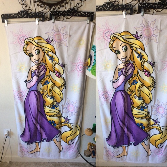 SOLD Beach Towel Disney Tangled Rapunzel Very Big - Picture 6 of 6